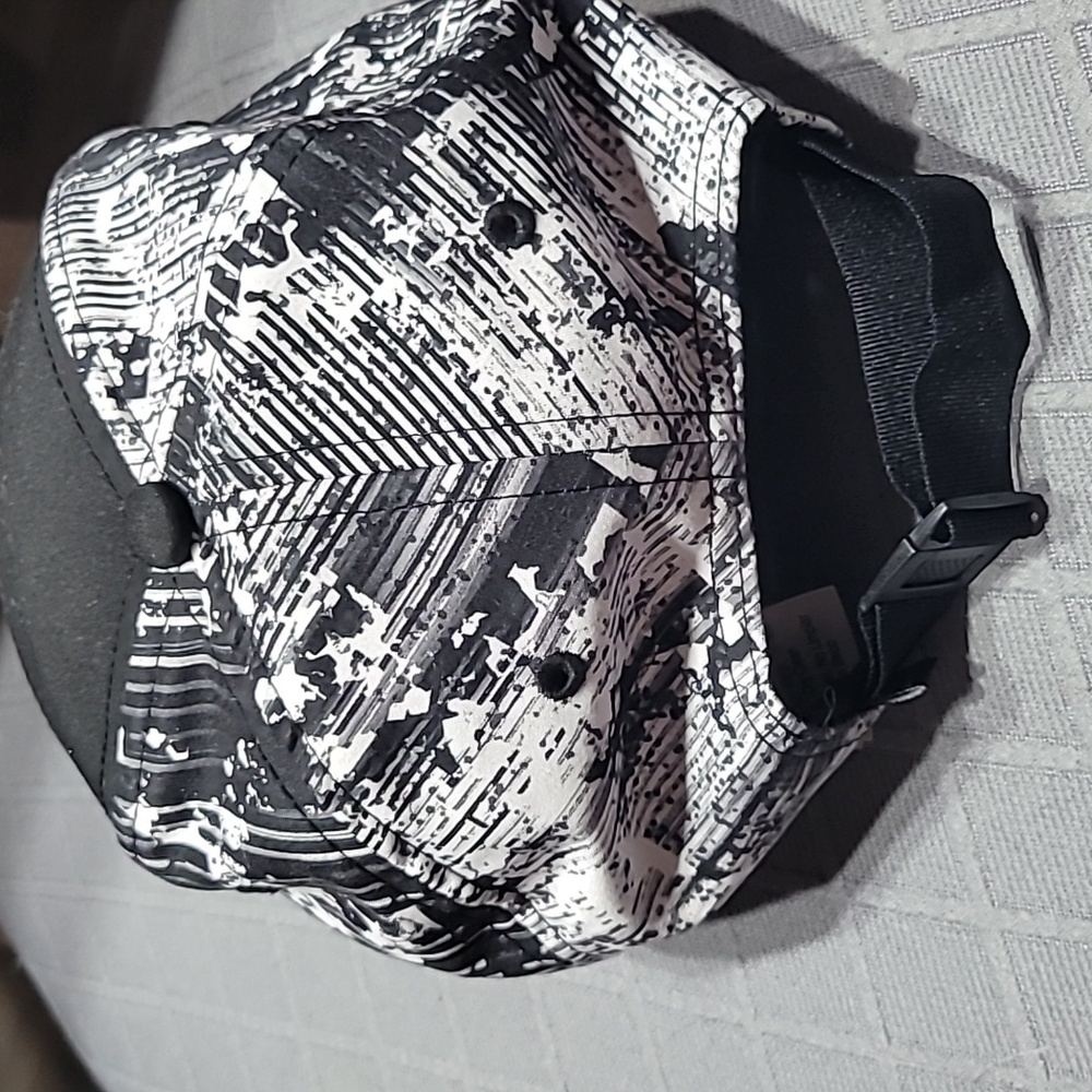 Oakley Women's Shade Me Hat NWOT - Picture 3 of 6